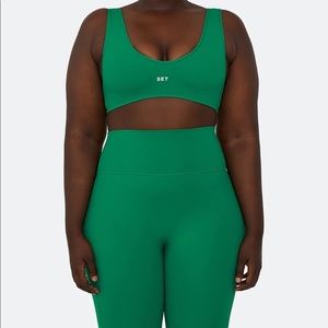 Set Active Sport Body, Top & Bottoms in Color “Palm”